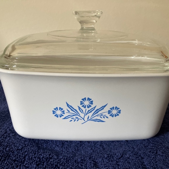 1.5 Quart Rectangular Casserole Baker with Lid - Picture 1 of 8